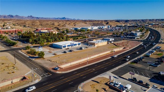 2747 Miracle Mile, Bullhead City, AZ 86442