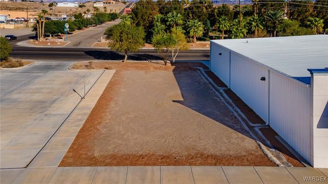 2747 Miracle Mile, Bullhead City, AZ 86442