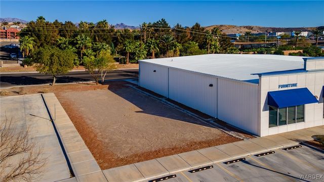 2747 Miracle Mile, Bullhead City, AZ 86442