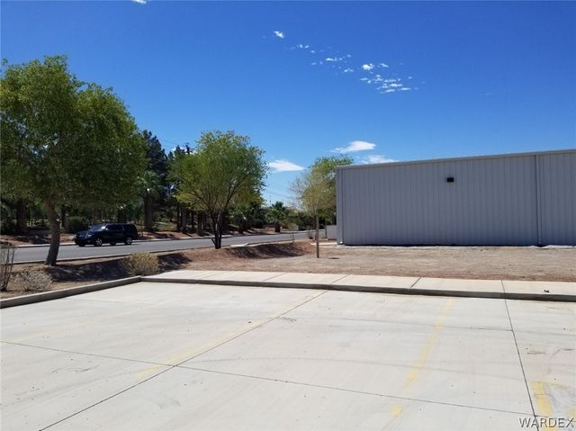 2747 Miracle Mile, Bullhead City, AZ 86442