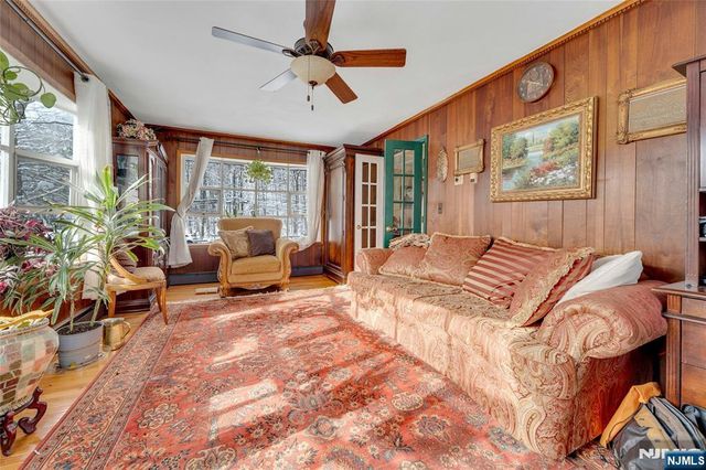 70 Skyline Drive, Oakland, NJ 07436