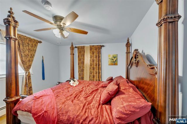 70 Skyline Drive, Oakland, NJ 07436