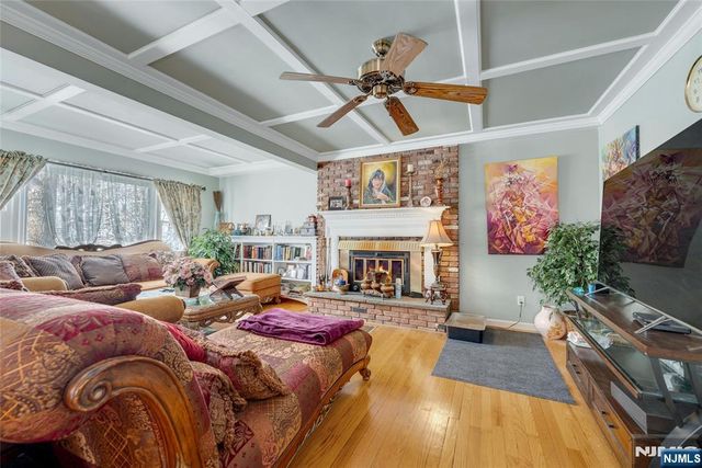 70 Skyline Drive, Oakland, NJ 07436