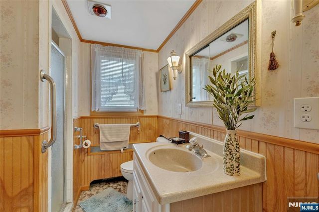 70 Skyline Drive, Oakland, NJ 07436