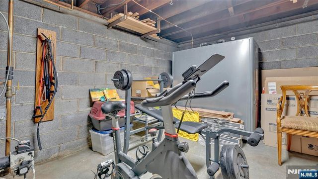 70 Skyline Drive, Oakland, NJ 07436