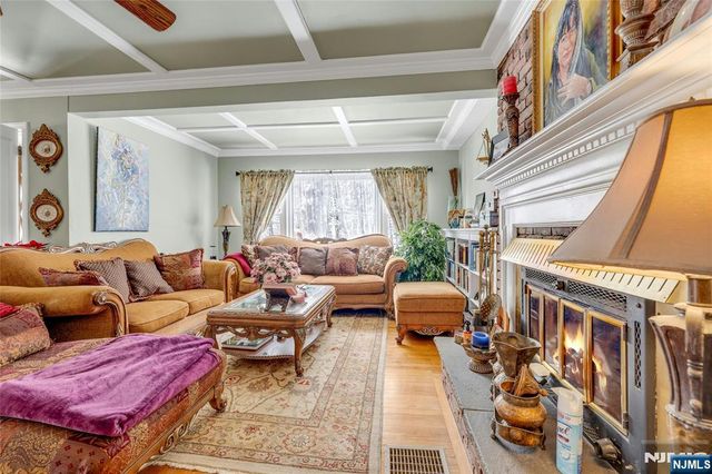70 Skyline Drive, Oakland, NJ 07436