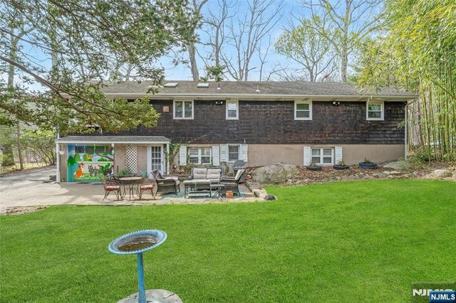 70 Skyline Drive, Oakland, NJ 07436