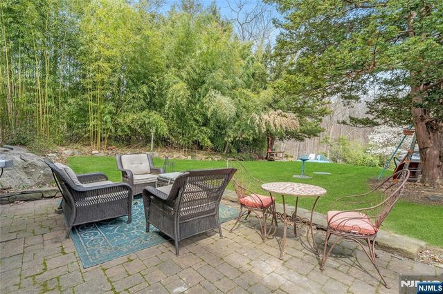 70 Skyline Drive, Oakland, NJ 07436