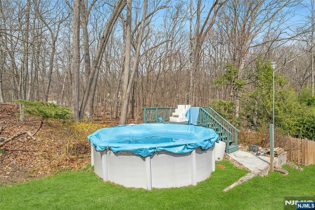 70 Skyline Drive, Oakland, NJ 07436