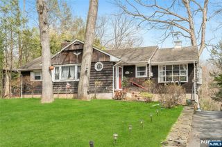 70 Skyline Drive, Oakland, NJ 07436