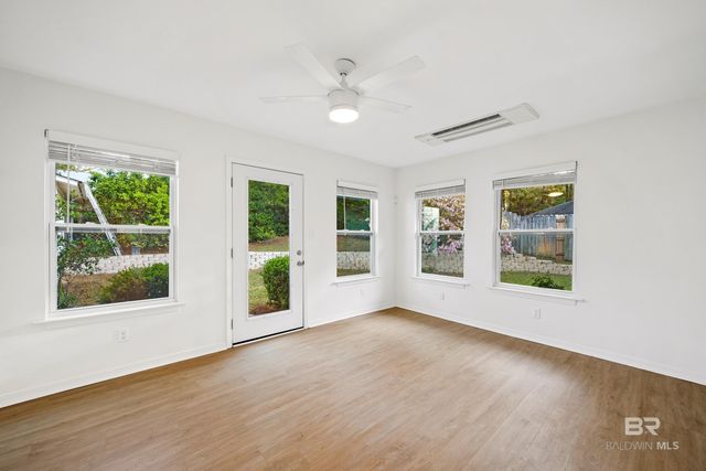 9 Azalea Court, Fairhope, AL 36532