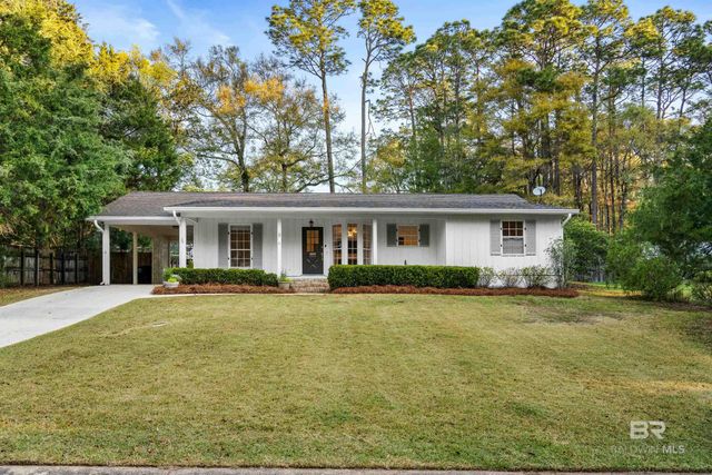 9 Azalea Court, Fairhope, AL 36532