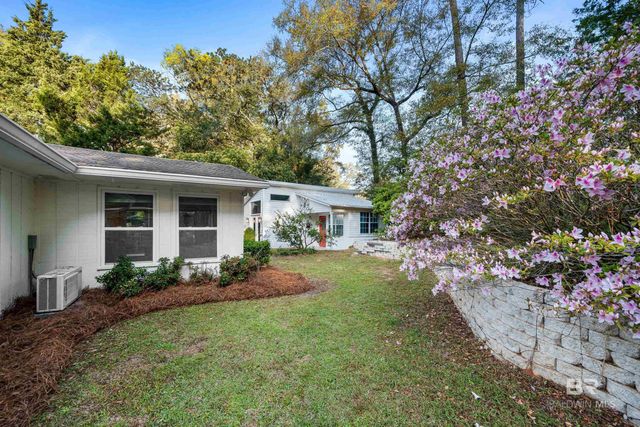 9 Azalea Court, Fairhope, AL 36532