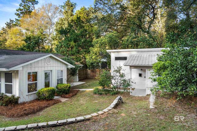 9 Azalea Court, Fairhope, AL 36532