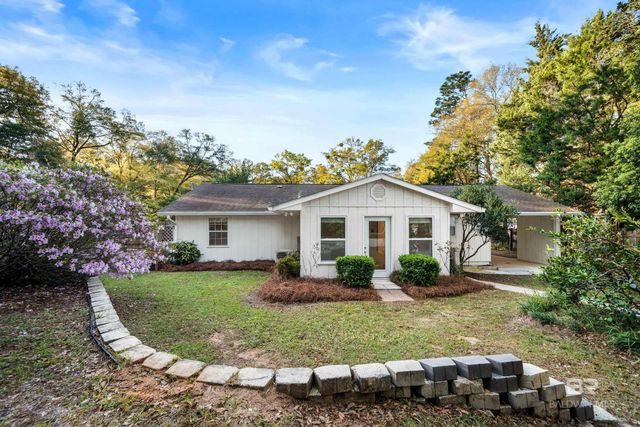 9 Azalea Court, Fairhope, AL 36532
