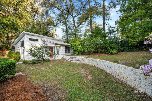 9 Azalea Court, Fairhope, AL 36532