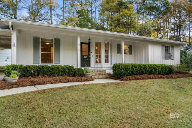 9 Azalea Court, Fairhope, AL 36532