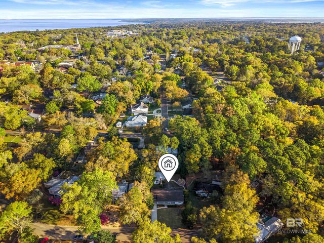 9 Azalea Court, Fairhope, AL 36532