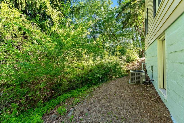 122 Strawberry Aly, Hopewell Twp, PA 15001