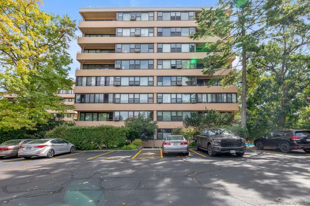 10-01 162 Street 4A, Beechhurst, NY 11357