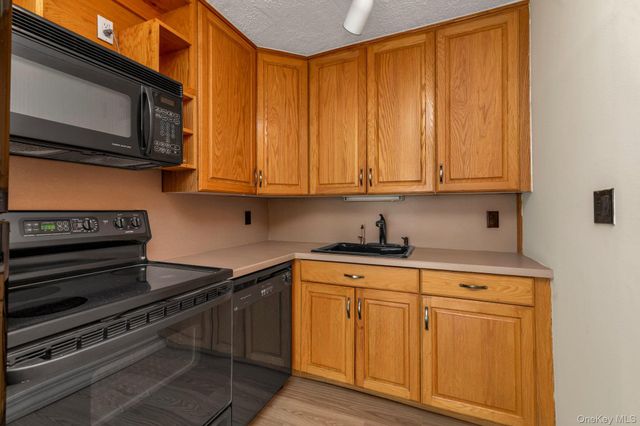 10-01 162 Street 4A, Beechhurst, NY 11357