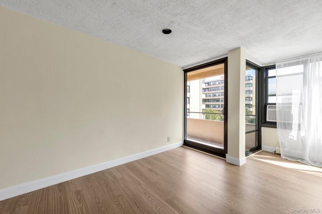 10-01 162 Street 4A, Beechhurst, NY 11357