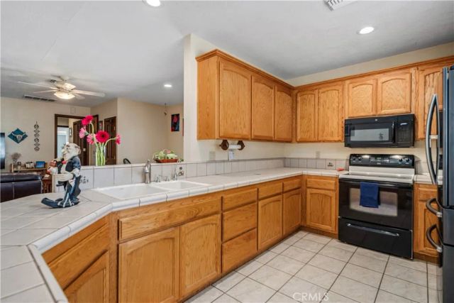 2651 W Avenue N12, Palmdale, CA 93551