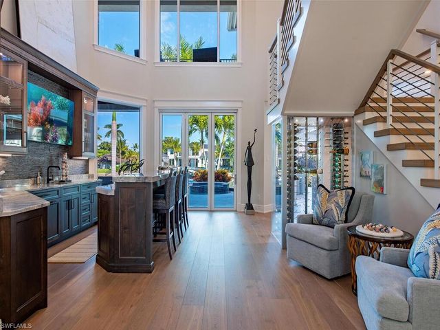 3243 Gin LN, Naples, FL 34102