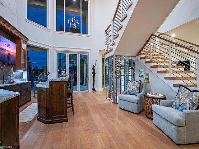 3243 Gin LN, Naples, FL 34102