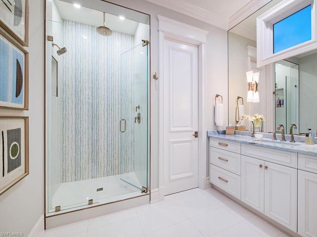 3243 Gin LN, Naples, FL 34102