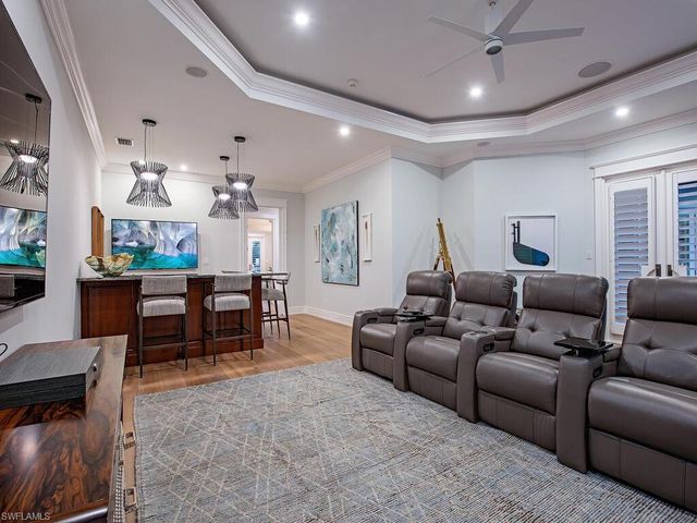 3243 Gin LN, Naples, FL 34102