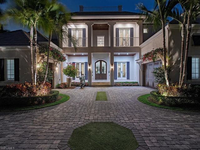 3243 Gin LN, Naples, FL 34102