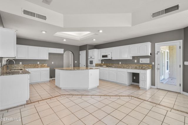 6521 MAJESTIC RIDGE Drive, El Paso, TX 79912