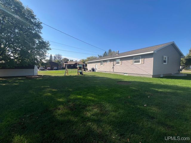445 Lawrence Street, Kingsford, MI 49802