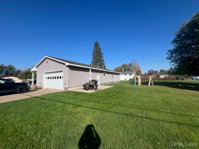 445 Lawrence Street, Kingsford, MI 49802