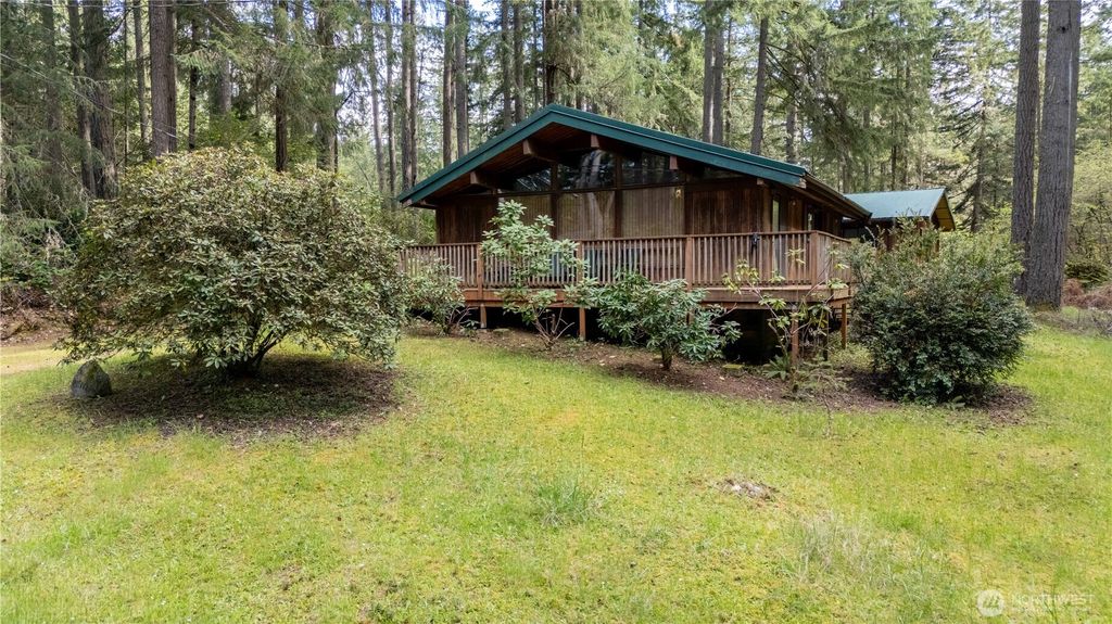 11910 Island Drive, Anderson Island, WA 98303