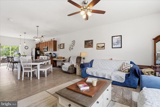 185 MAGELLAN DR, Martinsburg, WV 25404