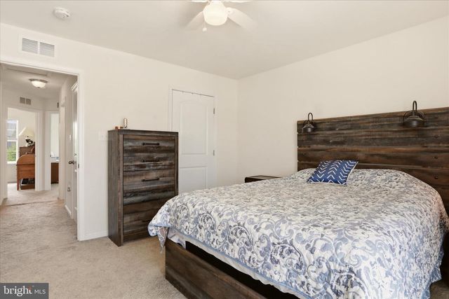 185 MAGELLAN DR, Martinsburg, WV 25404