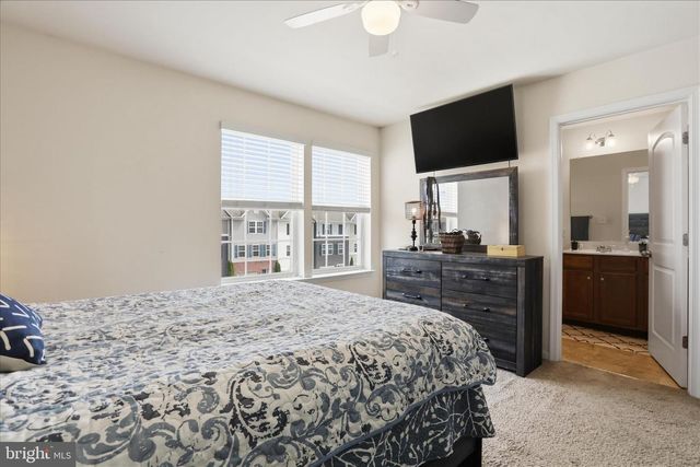 185 MAGELLAN DR, Martinsburg, WV 25404