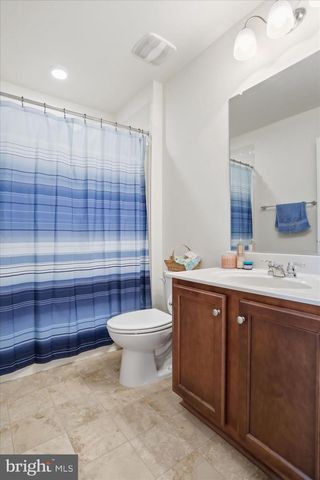 185 MAGELLAN DR, Martinsburg, WV 25404