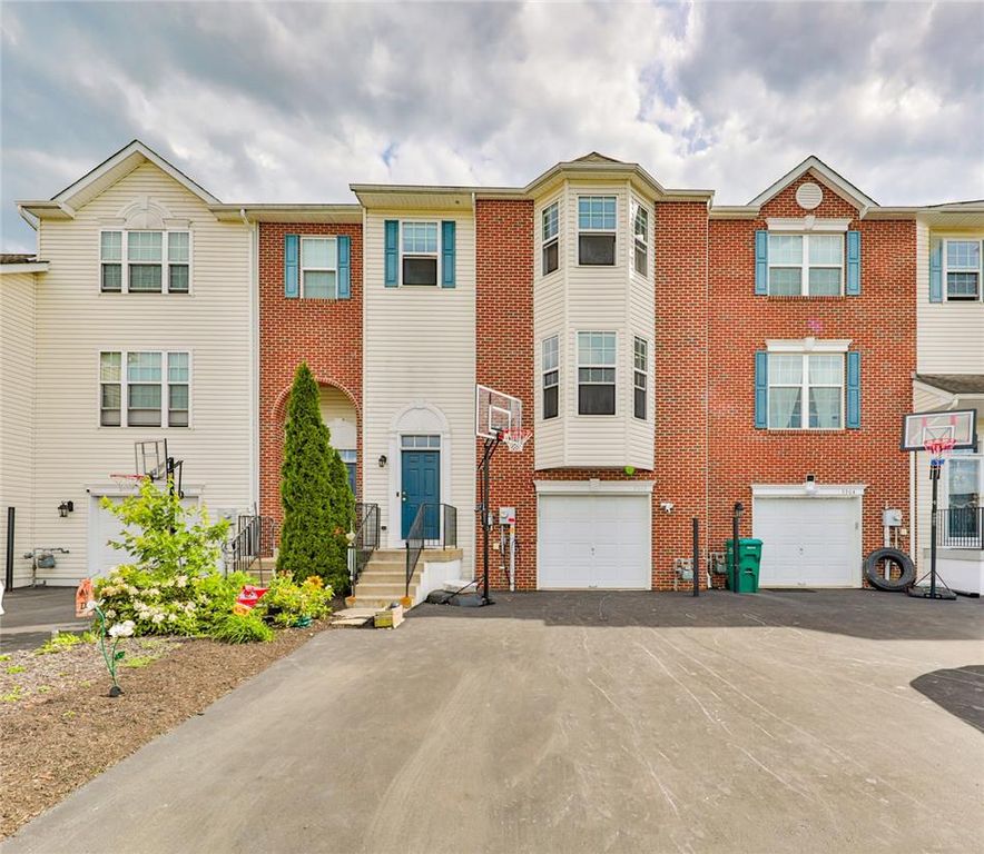 5360 Spring Ridge Drive, Lower Macungie Twp, PA 18062