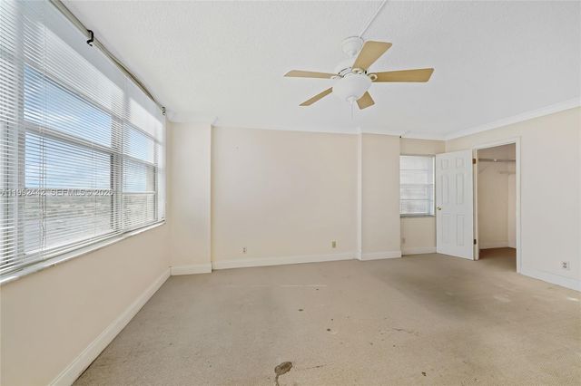 137 Golden Isles Dr 1214, Hallandale Beach, FL 33009