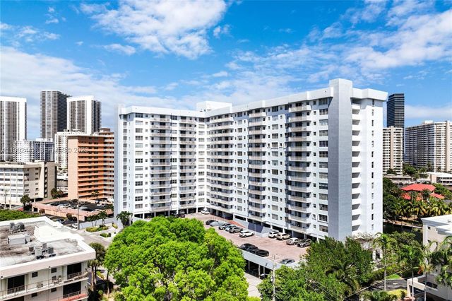 137 Golden Isles Dr 1214, Hallandale Beach, FL 33009