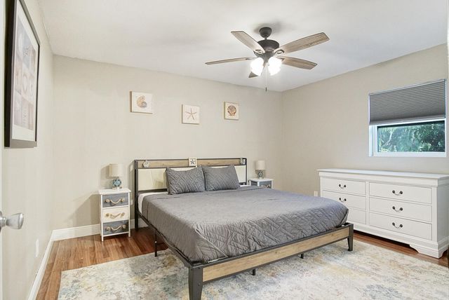 1002 Avenue E E, Fort Pierce, FL 34950