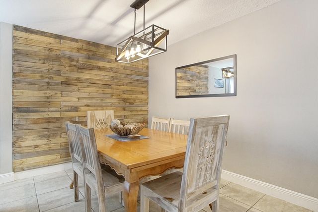 1002 Avenue E E, Fort Pierce, FL 34950