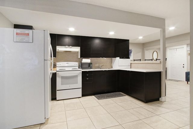 1002 Avenue E E, Fort Pierce, FL 34950