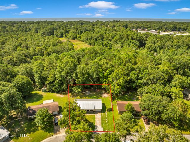 2001 S Haven Drive, Gautier, MS 39553