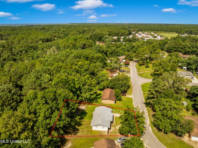 2001 S Haven Drive, Gautier, MS 39553