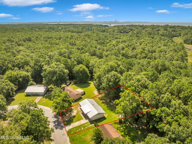 2001 S Haven Drive, Gautier, MS 39553