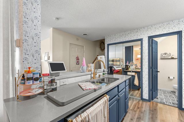 6292 158th Street W 66, Apple Valley, MN 55124